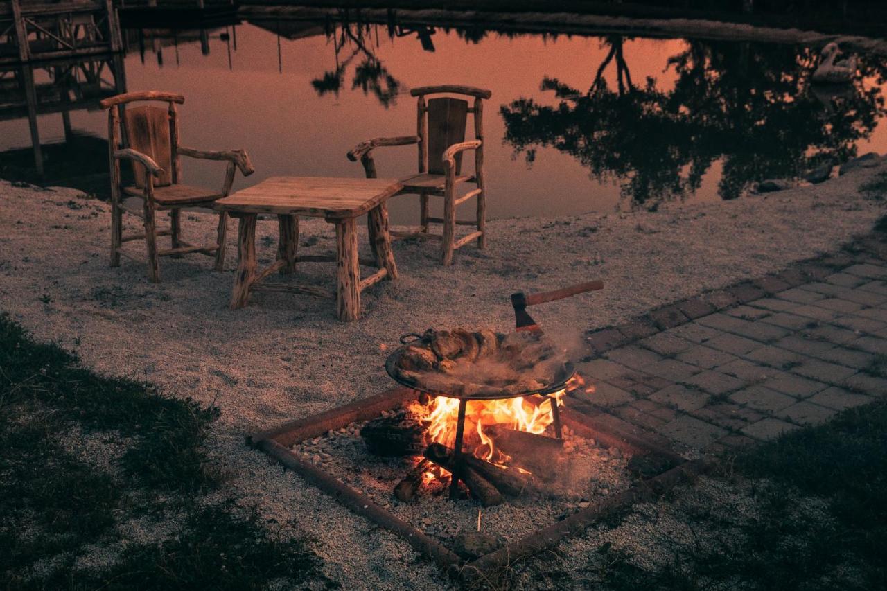 קופרס Lake House Bebic מראה חיצוני תמונה