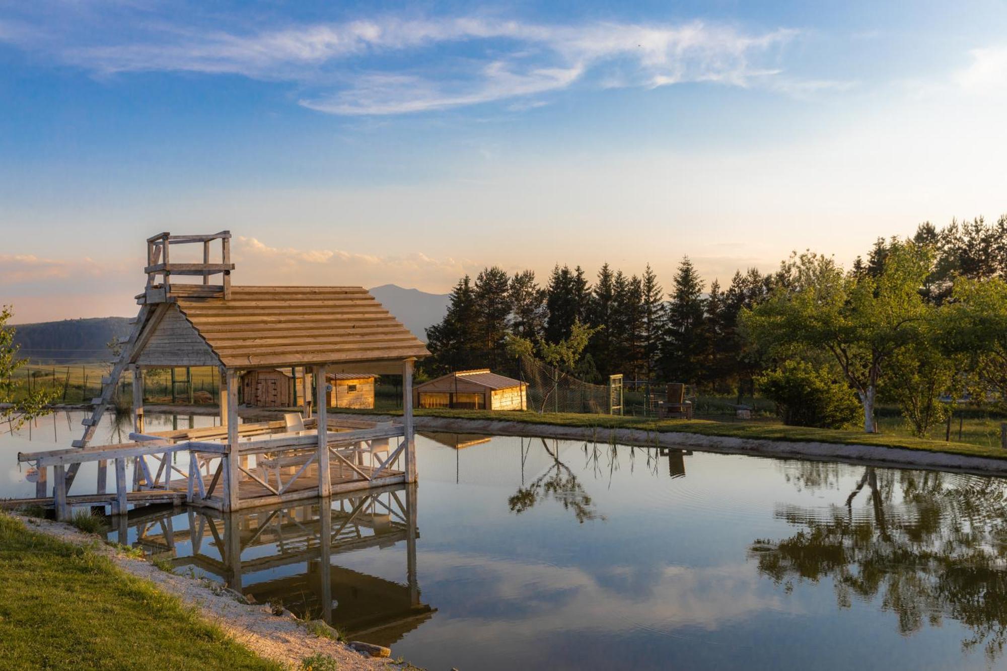 קופרס Lake House Bebic מראה חיצוני תמונה